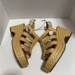 a.n.a A New Approach  Merlin Natural Chunky Heeled Sandals NWT Size 10 Photo 6