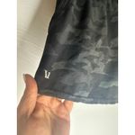 Vuori  Clementine 2.5" Shorts Women's Size Large Black Gray Camo Running Active Photo 3