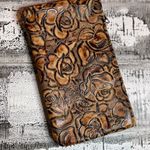 Cowhide Wristlet Clutch Leather Cowhide Zipper Embossed Leather Crossbody bag Brown Photo 3