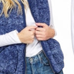 Reversible Quilted/Faux Sherpa Vest Blue Size L Photo 0