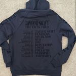 TAYLOR SWIFT CONCERT MERCH Photo 1