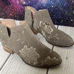 Seychelles  Lantern Ankle Boots Taupe Embroidered Western Boho Floral  Sz 7.5 Photo 0