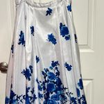 Sequin Hearts Junior's Blue White Floral Two Piece Formal Zips in Back Size 11 Photo 5