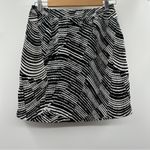 Banana Republic Black & White Abstract Print Silky A-Line Mini Skirt Size 2 Photo 1