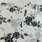 Candie's  Casual Monochrome Floral Sleeveless Blouse Photo 10