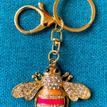 Very cute bee charm. Photo 0