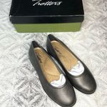Trotters Women's Darcey Metallic Ballet Flat in Pewter Gray Size 6.5 Photo 0
