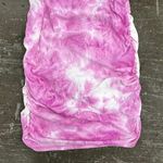 Pink and White Tie Photo 2