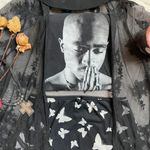 Old Navy Tupac Shakur hip hop Rapper praying hands graphic tee Photo 2
