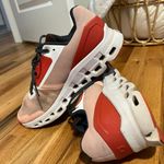 on cloud Running Shoes Photo 4