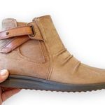 Clarks  Tamzen Mid Tan Pleated Ankle Boots Women’s Size 7 Fall Winter Booties EUC Photo 0