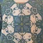 J. McLaughlin Catalina Cloth Top Sz L Blue 3/4 Sleeve Stretchy Mandala Casual EUC Photo 2