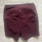 Lululemon BOOGIE SHORTS Bordeaux Drama Berry Rumble REVERSIBLE Size 4 Photo 3