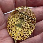 Set of 2 vintage Damask style seed pearl filigree brooches. Black Photo 4