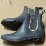 Jack Rogers Sallie Rain Boots in Gray Rubber with a Scalloped Edge Size 10M Photo 6