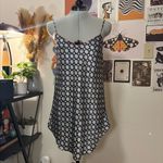 Black and White Geometric Print Dress with Robe Photo 3