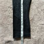 Athleta  Crocodile‎ Stealth Trucool Capri Black Gray Crop Legging Women’s Size L Photo 8