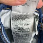 Levi's Levi’s distressed cuffed denim shorts women’s size 27 trendy summer casual Photo 4