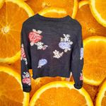 Forever 21‎ Black Floral 3 Button Sweater Size Medium Photo 3