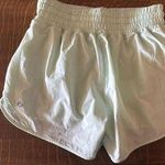 Lululemon  Shorts Hotty Hot 4" Photo 2