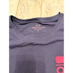 Vineyard Vines NEW  women's small navy/pink graphic whale shirt Photo 2