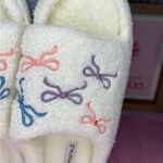 Aeropostale  Bow Slippers, large Photo 1