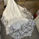 Hebeos Elegant White Lace Bridal Gown Photo 4