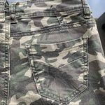Vanilla Star Jeans Vanilla Star Cargo Cropped Pants in Green Camo - Size 3 Photo 12