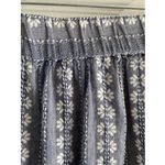Passports  Women's Medium Gray Pull On Skirt White Embroidered Flower Boho Cottag Photo 1