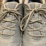 ASICS  GEL-QUANTUM 360 low woman athletic tennis shoes size 9.5 white grey Photo 3