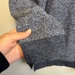 Woolly Threads Kentucky V-Neck Pull Over Photo 6