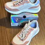 Skechers NEW  Street Woman's Athletic Shoes w/ Memory Foam Size 6 W/ Box Photo 0