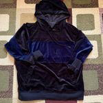 Women’s Color Photo 0