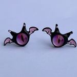 Monster Eyes stud earrings bat wings cat black purple pink Photo 2