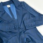 CAbi Blazer Womens 6 Dark Blue Windowpane Check Plaid Casual Jacket Career #5475 Dark blue windowpane check plaid blazer is single-breasted with one button closure. Unlined. Women’s size 6. Polyester/rayon/spandex blend; machine washable. Garment has been cleaned per manufacturer instructions. SEE PHOTOS FOR DETAILS AND APPROXIMATE FLAT LAY MEASUREMENTS TO DETERMINE FIT. Photo 9