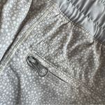 Lululemon Women’s Hotty Hot Swiss Dot Gray Shorts Size 8 Photo 8