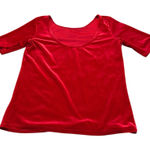 Gibson 3/$15  velvety red top Photo 0