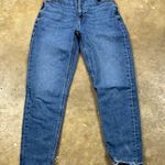 American Eagle Outfitters Mom Jean with raw hem
Size: 00 short Photo 0