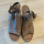 Miz Mooz  Women’s Shiloh Sandal Leather Perforated Peeptoe Heel Size 40/9-9.5 US Photo 4