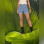 Xhilaration Women Medium Wash Jeans Shorts Size 13 100% Cotton Waist 32 pockets Photo 1