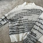 Knox Rose sweater Photo 1