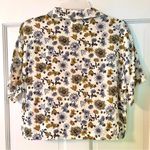 belle du jour Junior’s Short Sleeve Floral Printed Button-down Cropped Blouse Photo 1