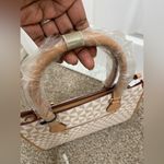 Vegan Leather Handbag With Wallet And Removable Strap. Photo 7