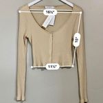 All in Favor Women’s Ribbed Snap Front Crop Long Sleeve Tee Sandshell Sz Lg NWT Photo 4