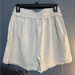 Zenana Outfitters NWOT  Cream High Waist Shorts Photo 2