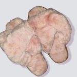 Huda Beauty wishful pink fuzzy slippers size 6.5 nwt Photo 0