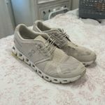 on cloud  Shoes Photo 3