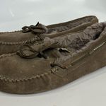UGG  Dakota slippers taupe women’s size 6 house shoes casual shearling lined Photo 3