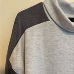 Vera Wang 🩶 Simply Vera  Colorblock Waffle Knit Pullover (Size M) Photo 5