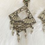 1960s VINTAGE ART ARTHUR PEPPER Silvertone Faux Jade Bead Chandelier Earrings Silver Photo 5